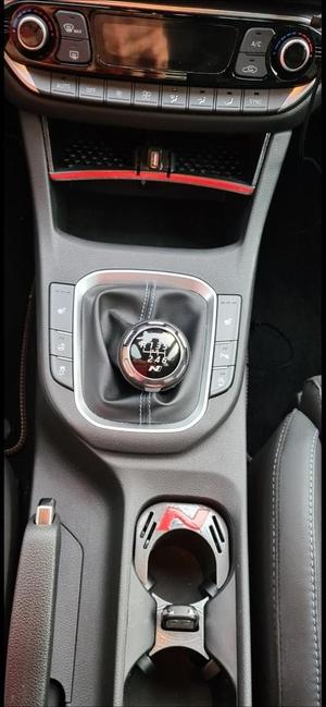 I30 N Ablagefach USB 2 Farbig 