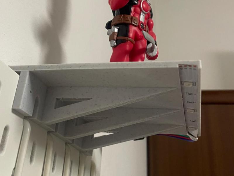 Top shelf with LED ikea skadis (no blocked holes)