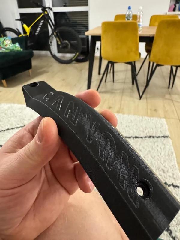 Canyon Spectral Cable Cover Rear   