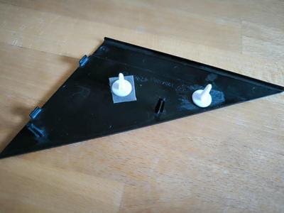 BMW E30 - Außenspiegeldreieckcover Befestigungsstift
