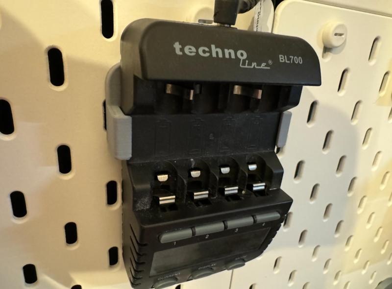 Battery Charger Skadis Mount (TechnoLine etc)