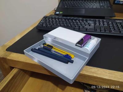Desk organizer