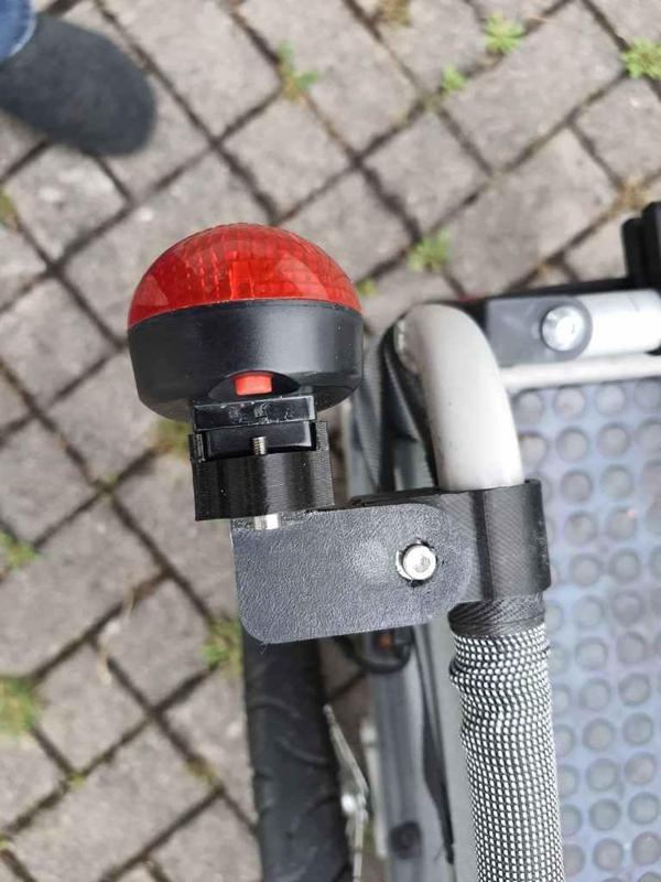 Crozzer Cargo Trailer (alte Version) - Halterung fuer LED Rücklicht