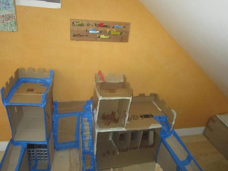 Château-fort médiéval au 1/12 eme - Partie 16 - les trappes et les échelles