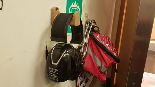 Working headphones holder