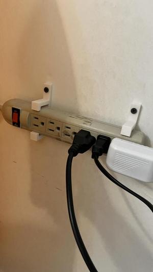 Outlet wall adapter 