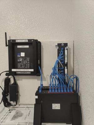 8-Port Switch Rack