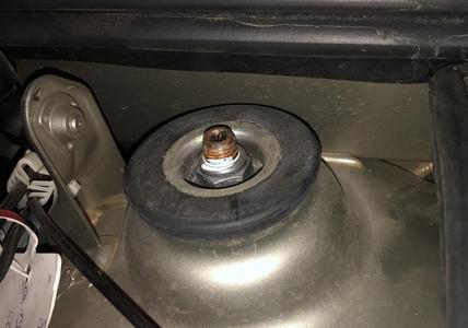 Renault Sandero/Logan shock absorber cap