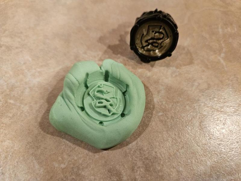 Hogwarts House Crests - Necromolds Caster Ring Insert