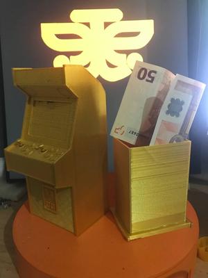 Piggy Bank Arcade Machine + box version