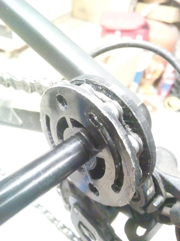 Protège chaine Ø12mm / Chain protection Ø12mm