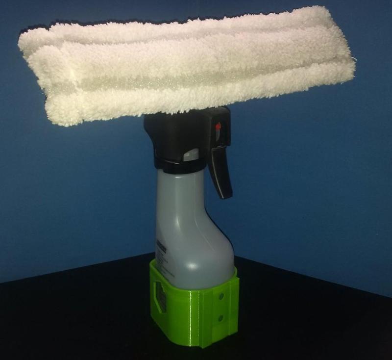 Kärcher WV2 Sprühflasche Wandhalterung_V1