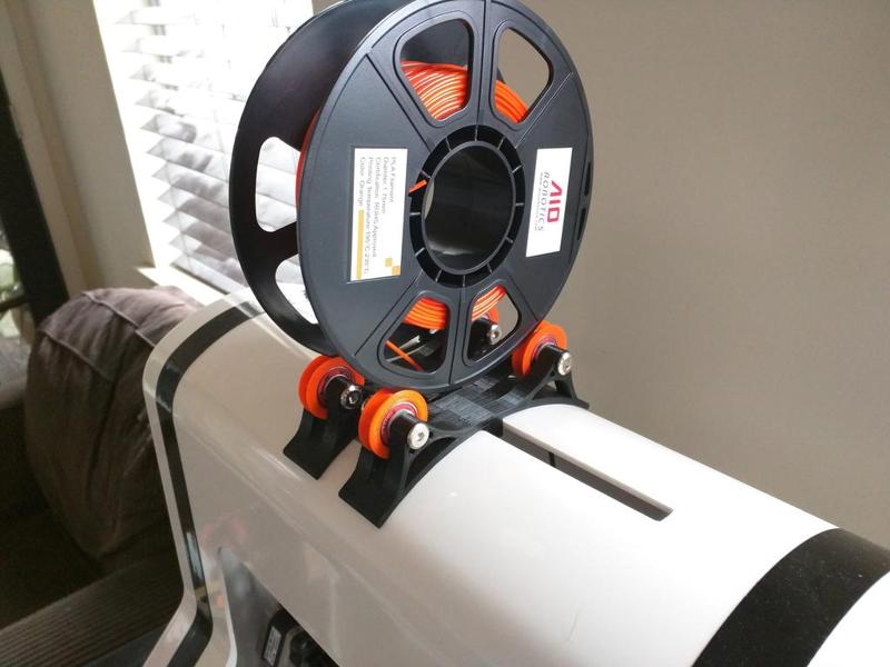 Sturdy top mount spool holder