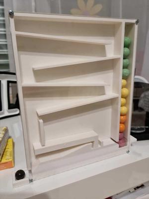 Chewing gum machine with marbles