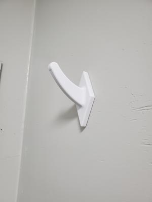 Floating wall hanger