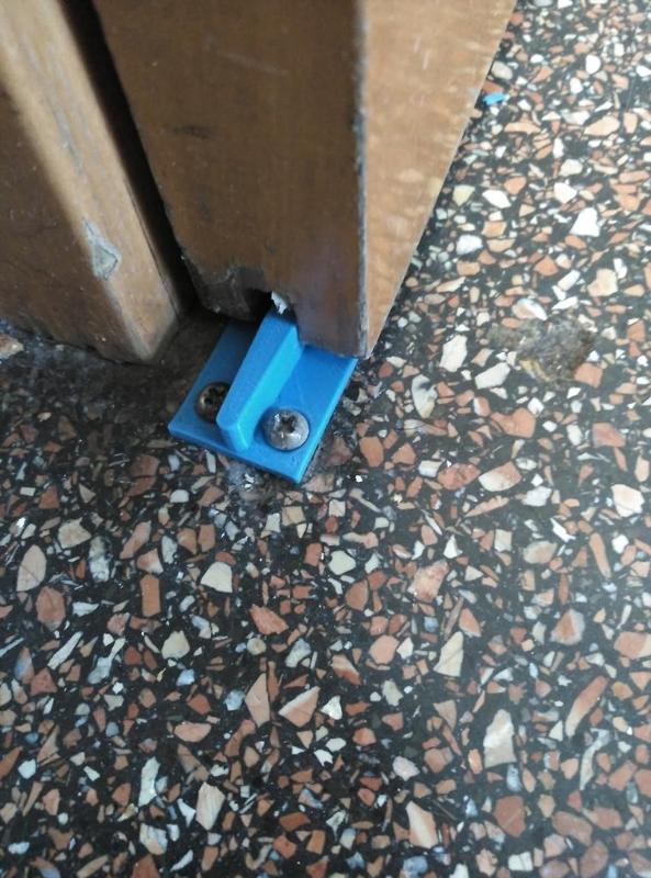 Guía suelo puerta corredera