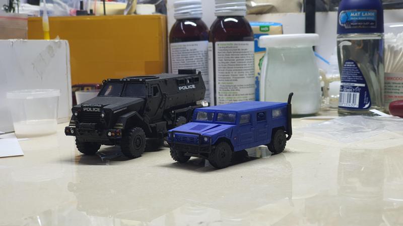 Uro Vamtac S3 - Policia (Scale 1/64)