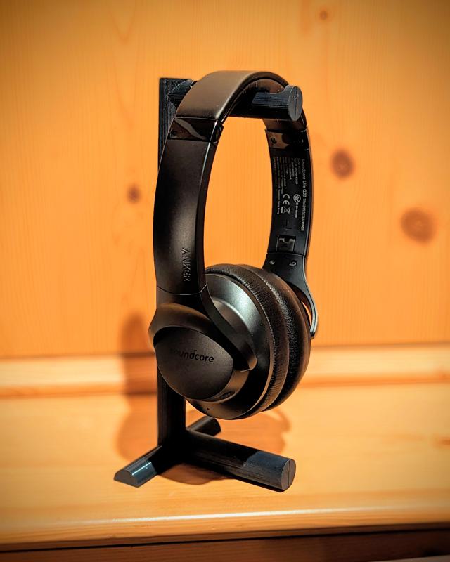 Minimalist Headphone Stand