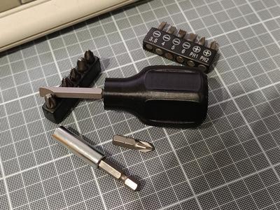 Small screwdriver for 1/4" bits