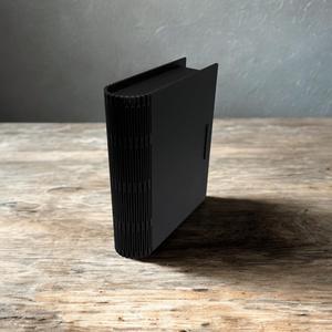 BOOK WITH HIDDEN STORAGE / PRINT IN PLACE 