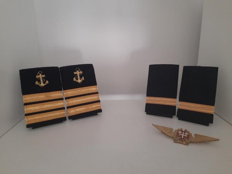 Epaulette Holder