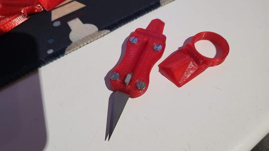 CarabinerBuckles - Retractable Xacto Blade Keychain