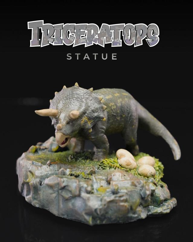 Triceratops Statue