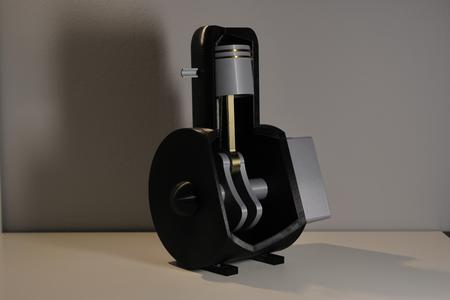 Dvoudobý spalovací motor | Two-stroke engine