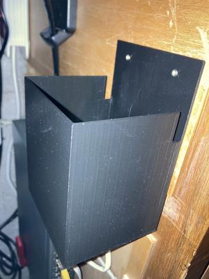 Wall bin