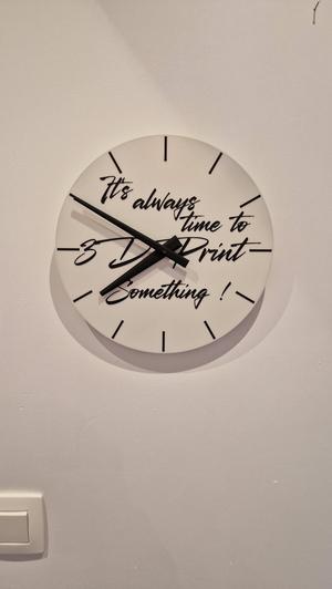 HORLOGE PERSONNALISÉE !