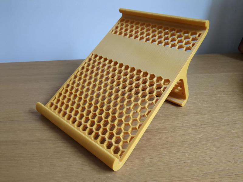 Tablet stand for knee/lap