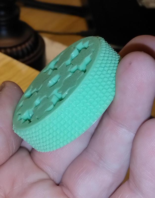 Herringbone planetary gear with knurled grip