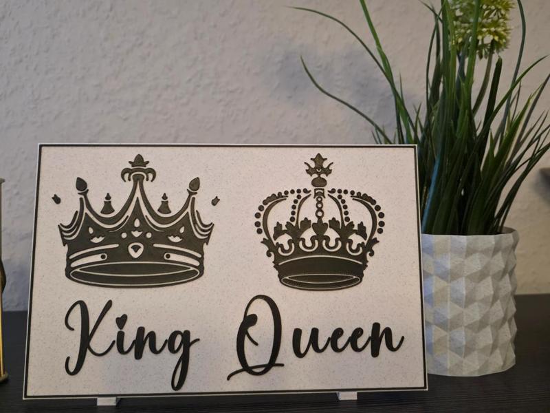 King Queen Sign + Stand