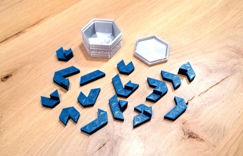 Hexagon Packing Puzzle with Container and Lid, No support
