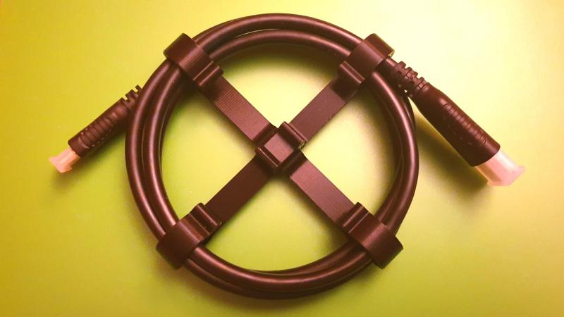 Enrollacables para cables gruesos. Cable reel for thick cables