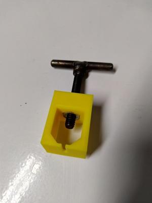 Slot Car Pinion Gear Puller