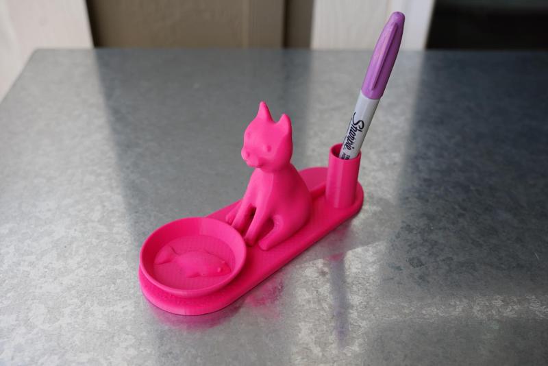 Cat and fish pen holder