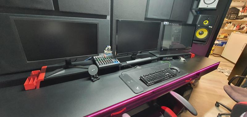 support pour 3 moniteurs avec tirroir (facultatif)