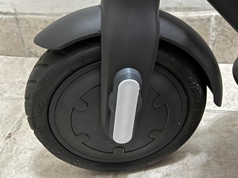 Xiaomi M365 Wheel cap with hidden Apple AirTag