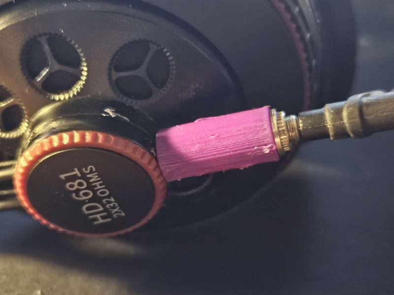 Superlux HD681 AUX Port/Removable Cable Mod