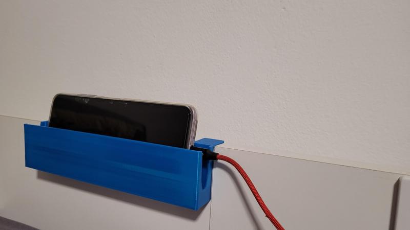 Hanging mobile holder without support