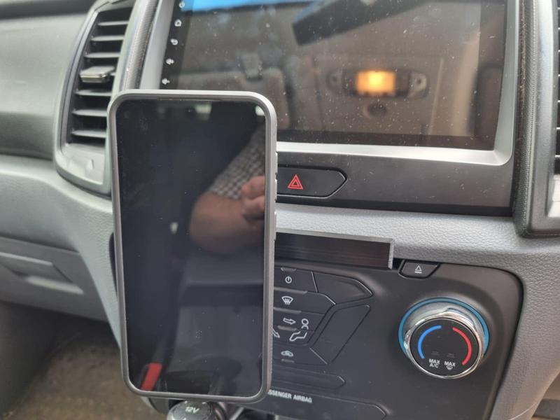 Cd Player Cellphone Bracket for T6 Ford Ranger-Everest