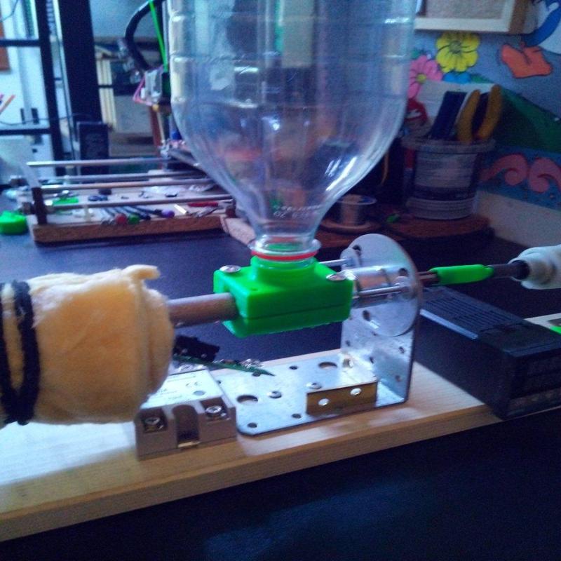 Filament factory extruder bottle hopper