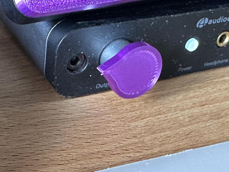 Audioengine D1 volume knob hat