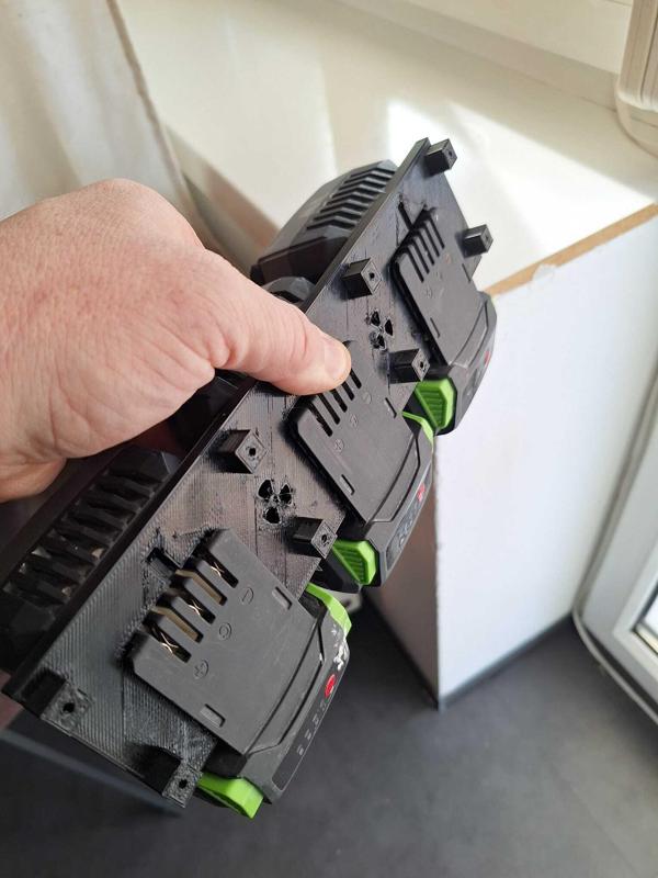 LUX Tool rechargeable battery 3-piece holder