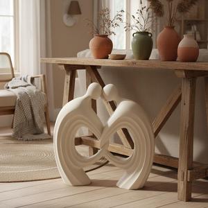 Minimalist Lovers Embrace Sculpture