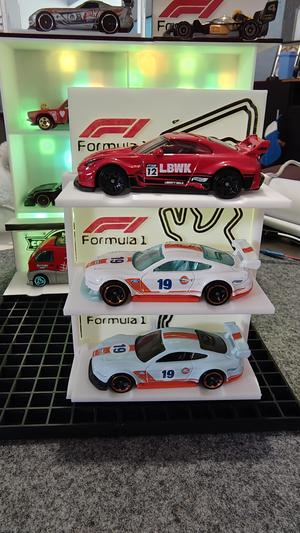 Display Case 1:64 Dioram