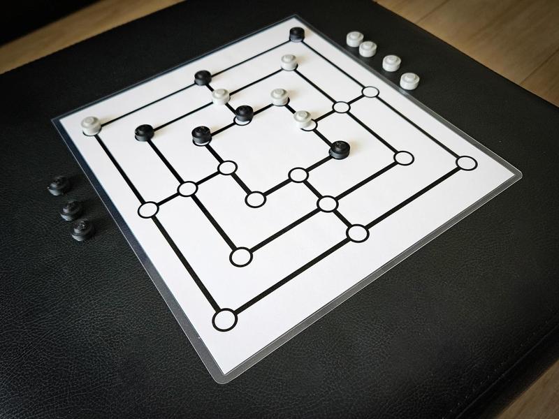 Nine Men's Morris Game