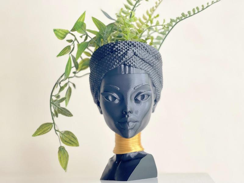 'OASIS' WOMAN PLANTER