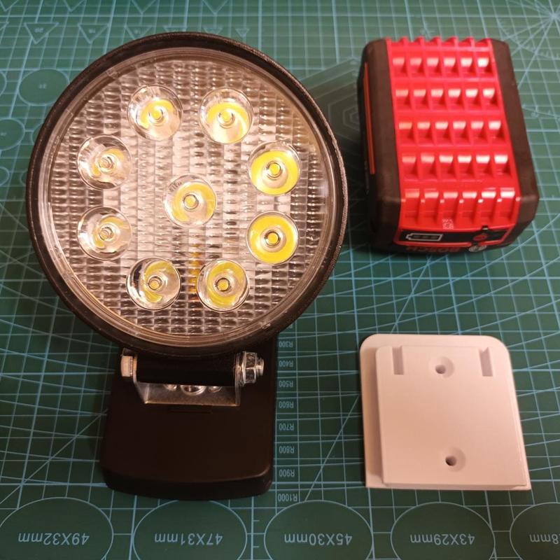 Wandhalter für Led Baustrahler   ----  Bosch GBA Akku